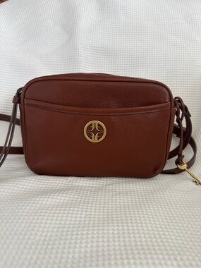 Fossil Chestnut Brown Pebbled Leather Crossbody camera bag with Gold Accent